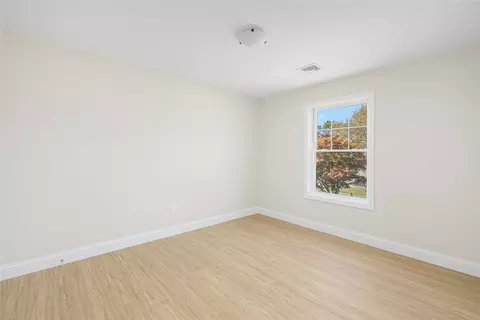 Bedroom - 73 Pinehurst Ave, Warwick, RI 02889 photo 9 of 11