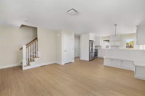 Living - 73 Pinehurst Ave, Warwick, RI 02889 photo 1 of 9