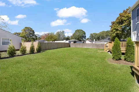 Exterior - 73 Pinehurst Ave, Warwick, RI 02889 photo 5 of 10