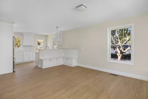 Living - 73 Pinehurst Ave, Warwick, RI 02889 photo 2 of 9