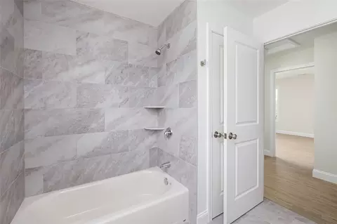 Bath - 73 Pinehurst Ave, Warwick, RI 02889 photo 3 of 7