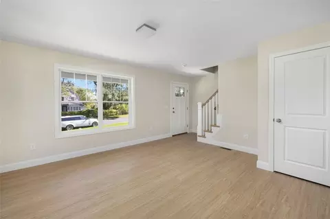 Living - 73 Pinehurst Ave, Warwick, RI 02889 photo 5 of 9