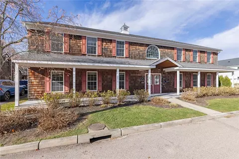 14 Clinton Ave, Jamestown, RI 02835