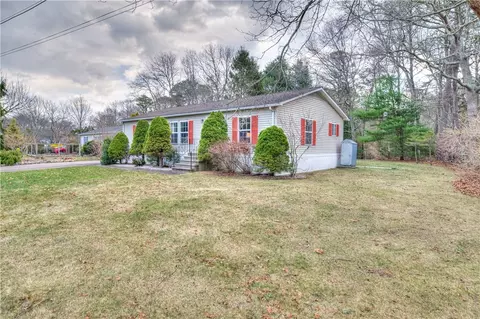281 Leisure Dr, South Kingstown, RI 02879