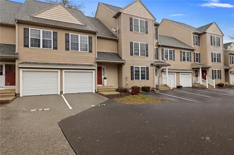 86 Perry St #277, Putnam, CT 06260
