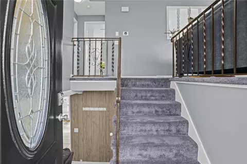 Entry Way - 39 Gateway Ct, Warwick, RI 02889 photo 1 of 3