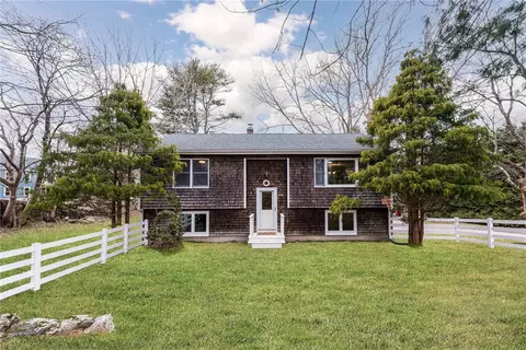40 Northup St, South Kingstown, RI 02879