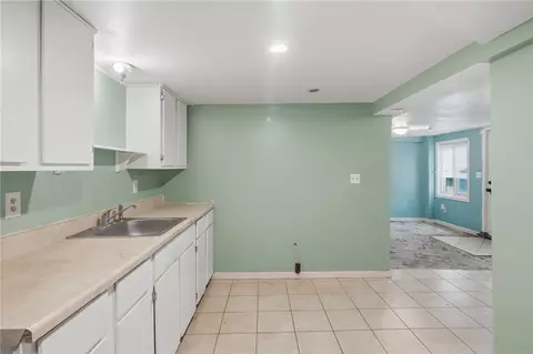 Entry Way - 311 Arnold Rd, Coventry, RI 02816 photo 4 of 5
