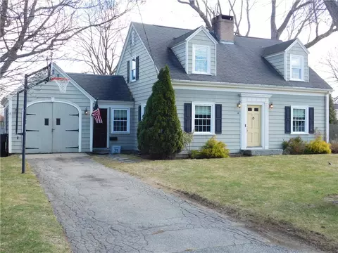14 Westfield Rd, Warwick, RI 02888