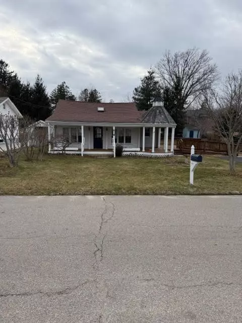 45 Sawyer Ave, East Greenwich, RI 02818