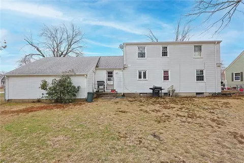 Exterior - 37 Knowles Dr, Warwick, RI 02888 photo 8 of 9