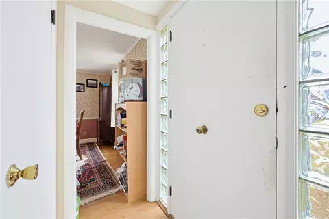 Entry Way - 37 Knowles Dr, Warwick, RI 02888 photo 1 of 4