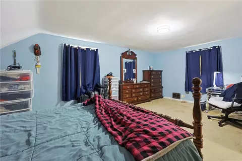Bedroom - 37 Knowles Dr, Warwick, RI 02888 photo 5 of 11