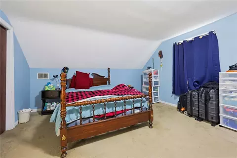 Bedroom - 37 Knowles Dr, Warwick, RI 02888 photo 8 of 11
