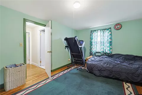Bedroom - 37 Knowles Dr, Warwick, RI 02888 photo 2 of 11