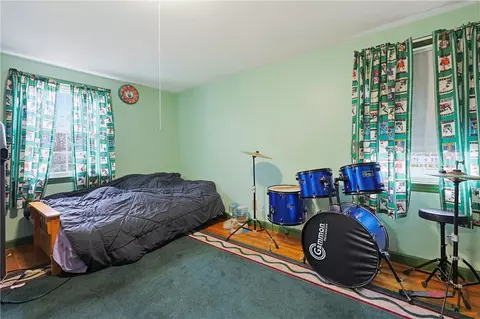 Bedroom - 37 Knowles Dr, Warwick, RI 02888 photo 1 of 11