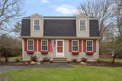 11 Chelsea Farm Dr, Richmond, RI 02898