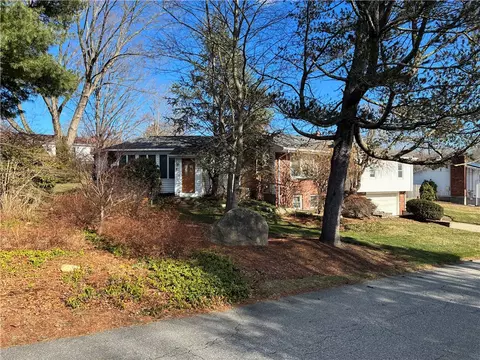 3 Lise Dr, Cumberland, RI 02864