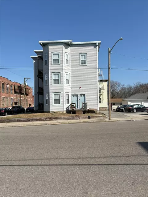 551 Wood Ave, Woonsocket, RI 02895