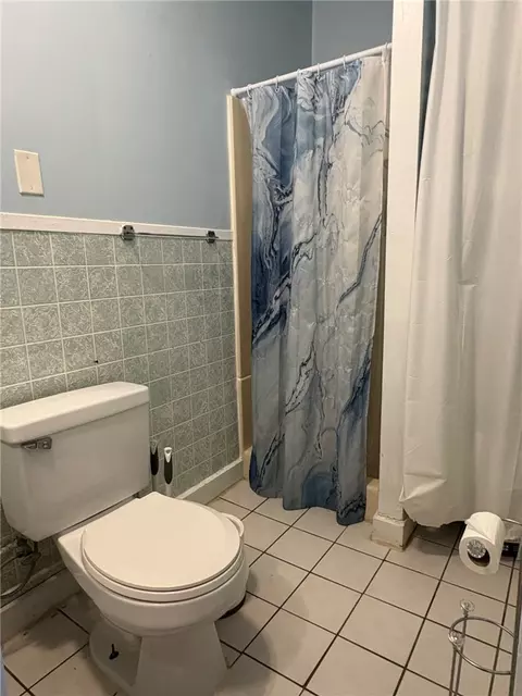Bath - 551 Wood Ave, Woonsocket, RI 02895 photo 3 of 3
