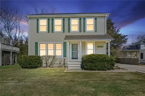 20 King Philip Rd, Narragansett, RI 02882