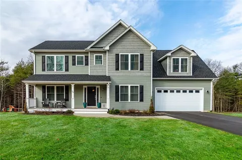 10 Cassidy Trl, Coventry, RI 02816