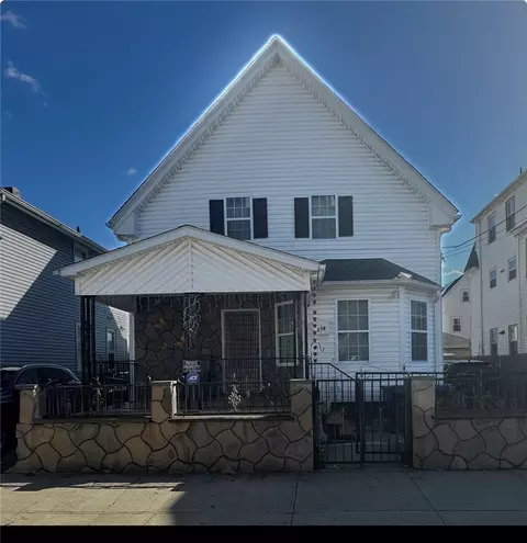 374 New York Ave, Providence, RI 02905