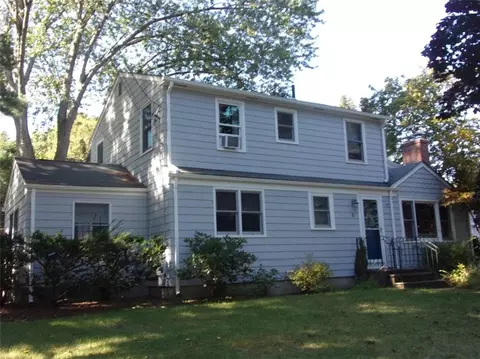 8 Pine Cone Dr, Barrington, RI 02806