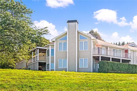 200 Arboretum Ln, Bristol, RI 02809
