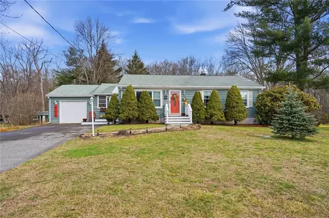81 Orchard Dr, Cumberland, RI 02864