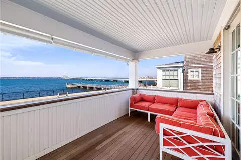 115 Washington St, Newport, RI 02840