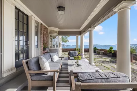 221 Hope St #2, Bristol, RI 02809