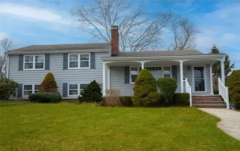 52 Bellevue Ave, Westerly, RI 02891