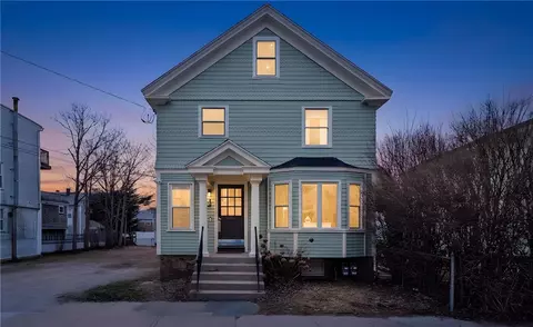 629 Thames St, Newport, RI 02840