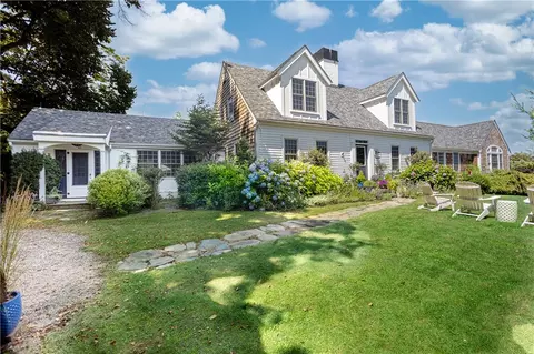 47 Kane Ave, Middletown, RI 02842