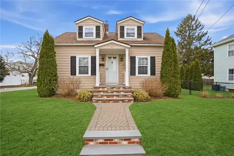 11 Tampa St, West Warwick, RI 02893