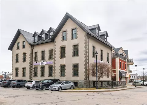 1000 Chapel View Blvd #312, Cranston, RI 02920