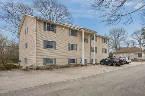 22 Oak St #1B, North Providence, RI 02911