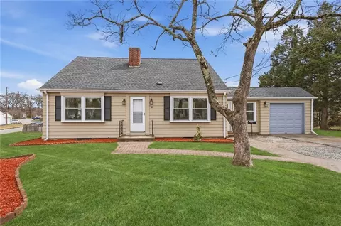 49 Forbes St, Riverside, RI 02915