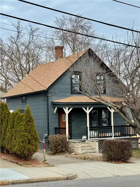 571 Winter St, Woonsocket, RI 02895