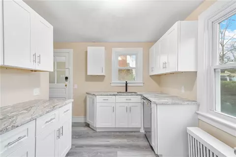 396 Elm St, Warwick, RI 02888 photo 6