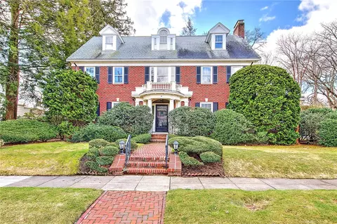 39 Harwich Rd, Providence, RI 02906