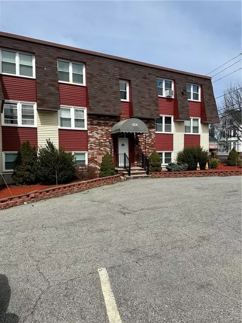 424 Smithfield Ave #6, Pawtucket, RI 02860
