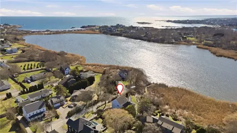 8 Key Ct, Newport, RI 02840