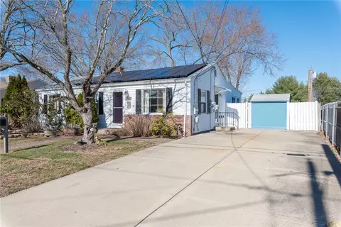 153 Grove St, Lincoln, RI 02865