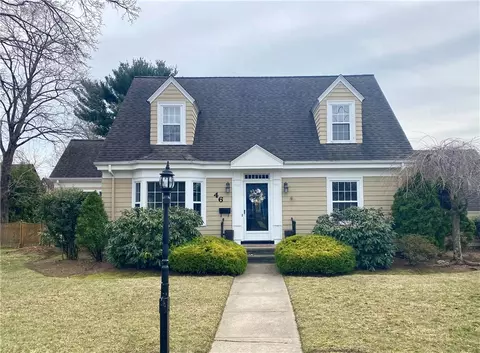 46 N Country Club Dr, Warwick, RI 02888