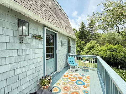 5 Shadberry Trl, South Kingstown, RI 02879