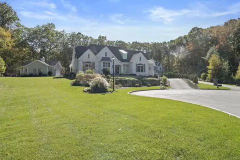 12 Henry Dr, Lincoln, RI 02865