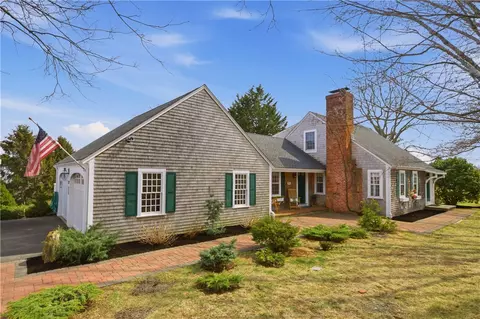 189 Lambie Cir, Portsmouth, RI 02871