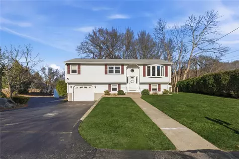 44 Village Ave, Cranston, RI 02920